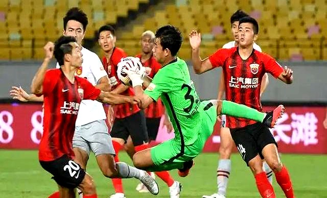 爱游戏下载-里程碑夜！上海海港止住颓势，亚冠关键时刻刷纪录，质疑声仍在，身体对抗强度拉满的简单介绍